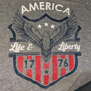 Home of the Brave AMERICA Life & Liberty 1776 Tee Shirt Women's XL XXL
